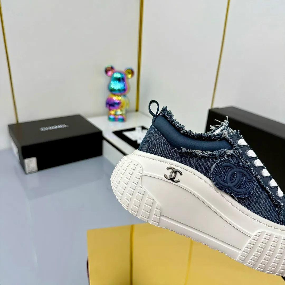 👟👟Ex-factory price 640👟👟 Chanel bread shoes ~ original calfskin panda shoes Chanel 25C latest hot style panda black and white sports shoes casual sneakers Xiaoxiang hot item classic black and white panda color coco girls must pay Fabric: original custom mixed sheepskin lining: original imported breathable mesh lining outsole: Original molded rubber + TPU combination Size: Women's 35-41 Buy now👉